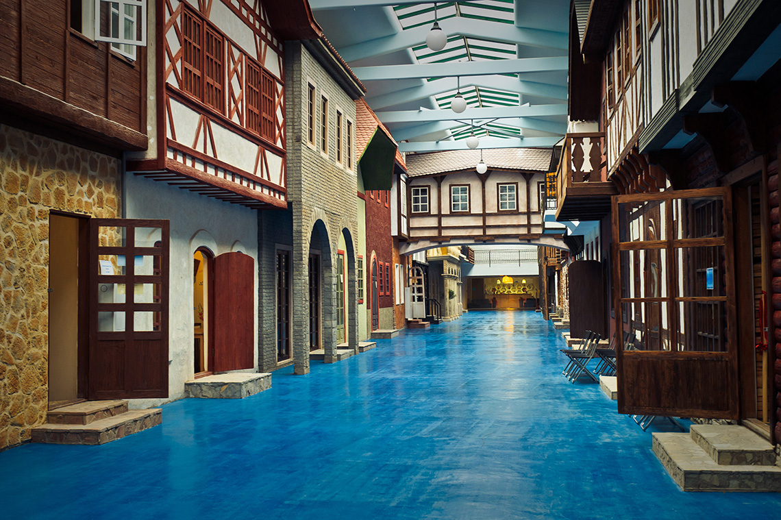 Улицы Мира павильон Вокруг света