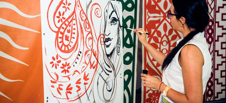 Фейерверк красок в ЭТНОМИРе