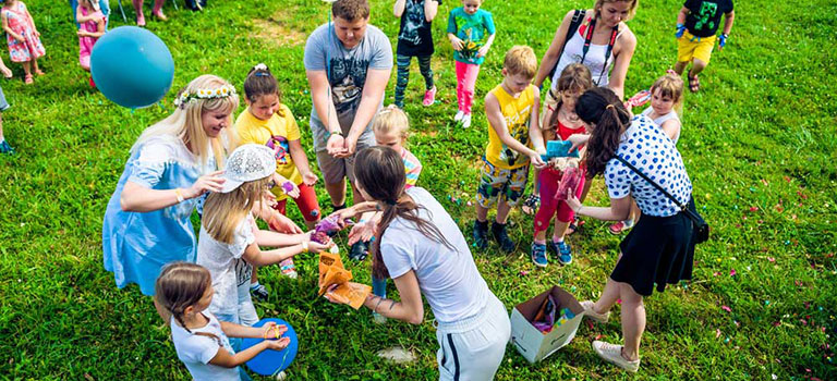 Фейерверк красок в ЭТНОМИРе