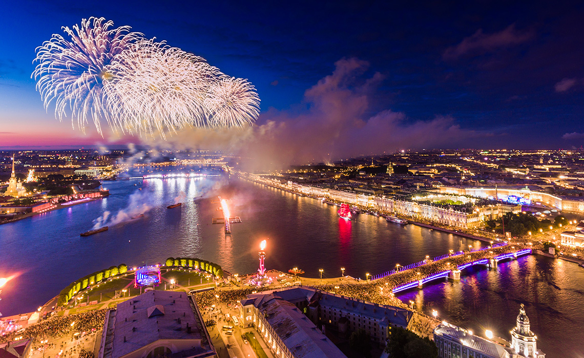 Шоу с Дворцовой набережной 