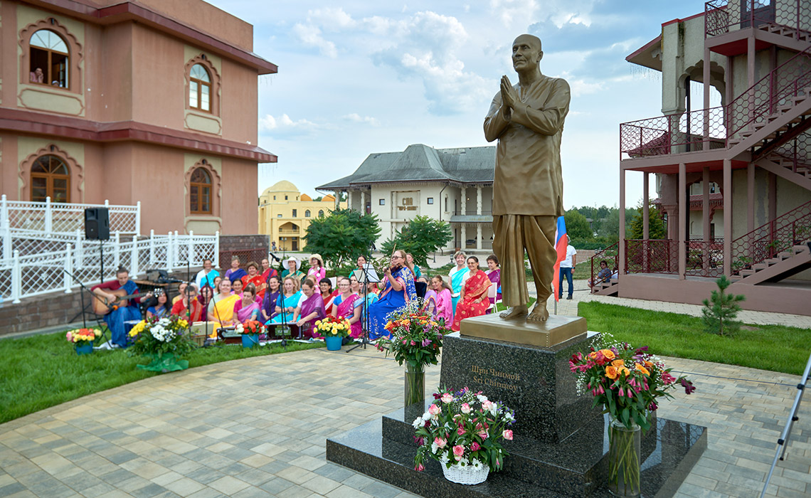 Памятник Шри Чинмою Памятник Шри Чинмою