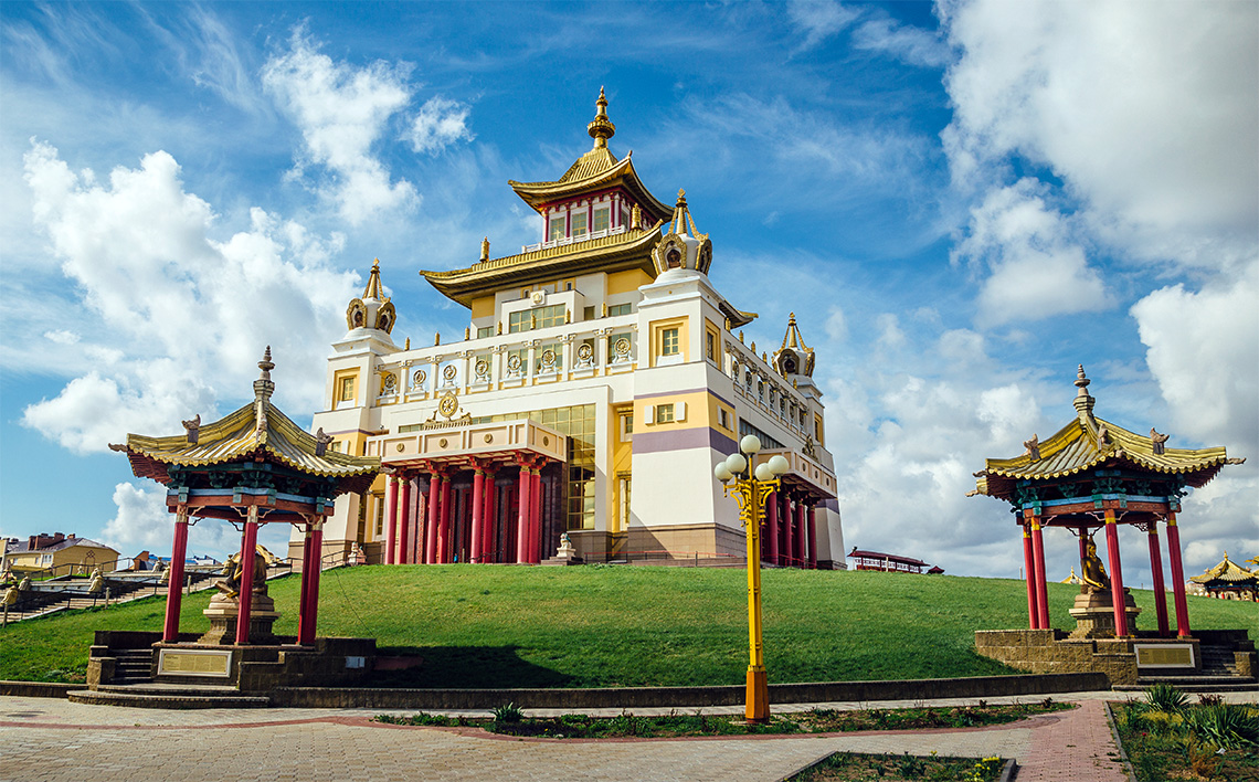 Золотая обитель Будды Шакьямуни