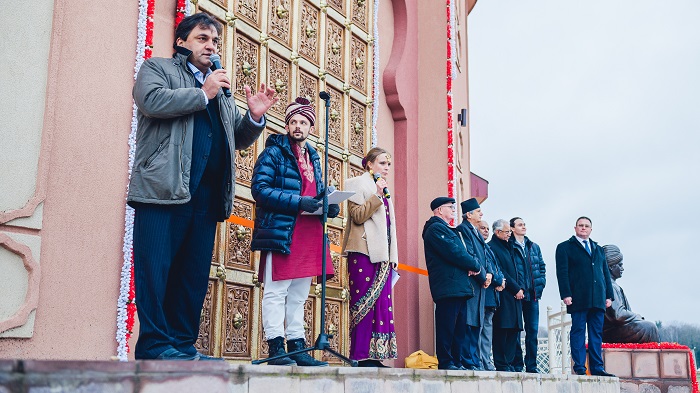 Президент Международного Благотворительного Общественного Фонда «Диалог Культур - Единый Мир» и руководитель проекта «ЭТНОМИР» Руслан Байрамов