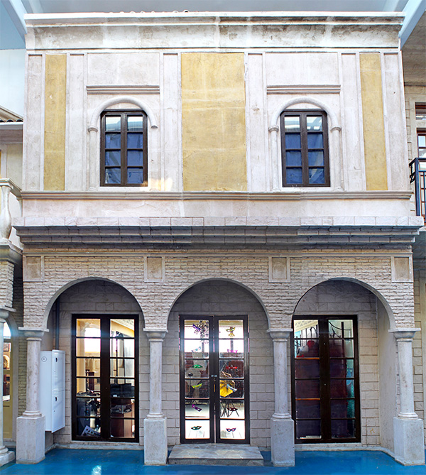 Улице Мира: Дом Италии