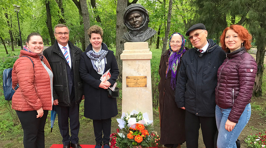 Бюст Гагарина в Румынии