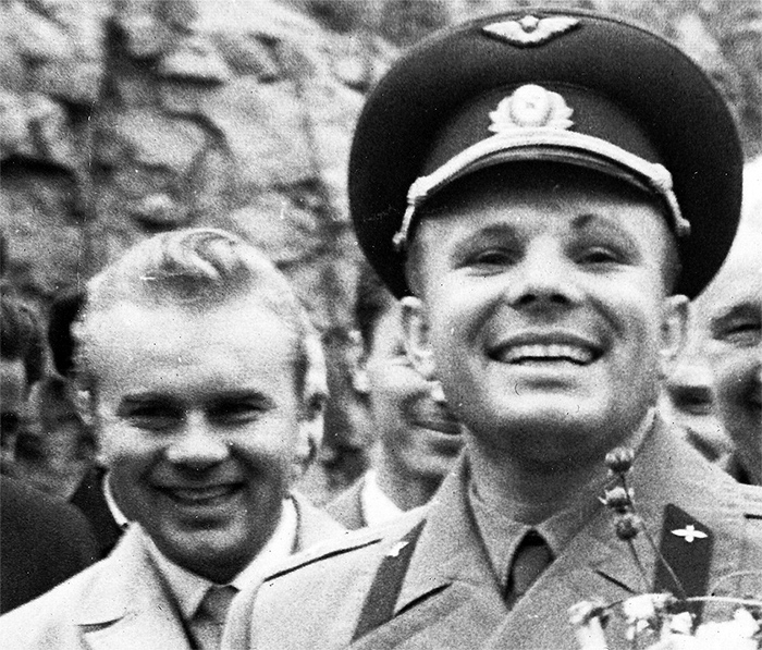 Юрий Гагарин и Сергей Павлов в Комсомольске-на Амуре