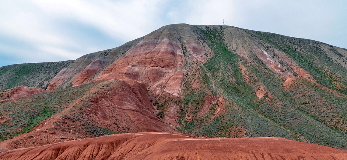 одинокая гора Богдо