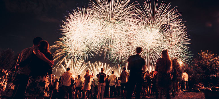 Фейерверк красок в ЭТНОМИРе