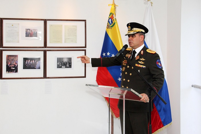 Глава венесуэльского минобороны Падрино Лопес